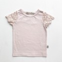 Κοντομάνικο μπλουζάκι με δαντέλα στα μανίκια σε ροζ χρώμα - Julie Dausell